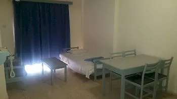 Efi Hotel Apts Ayia Napa 2*,